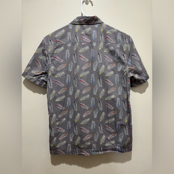 Disney Monorail Short Sleeve Button Down Men’s XS Gray Shirt - Picture 2 of 8